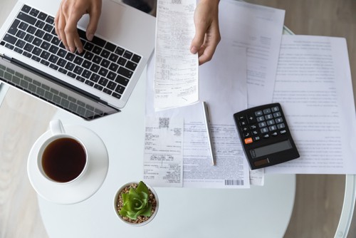 Differences Between Bookkeeping and Accounting Services